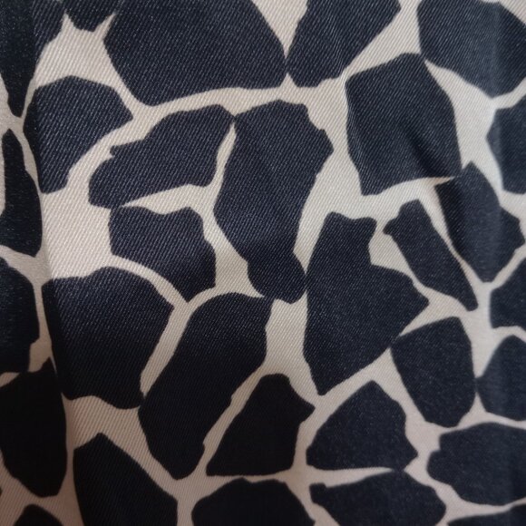 NWT Zara Women's Giraffe Print Ruffle Sleeve Blouse size Large - Picture 12 of 12